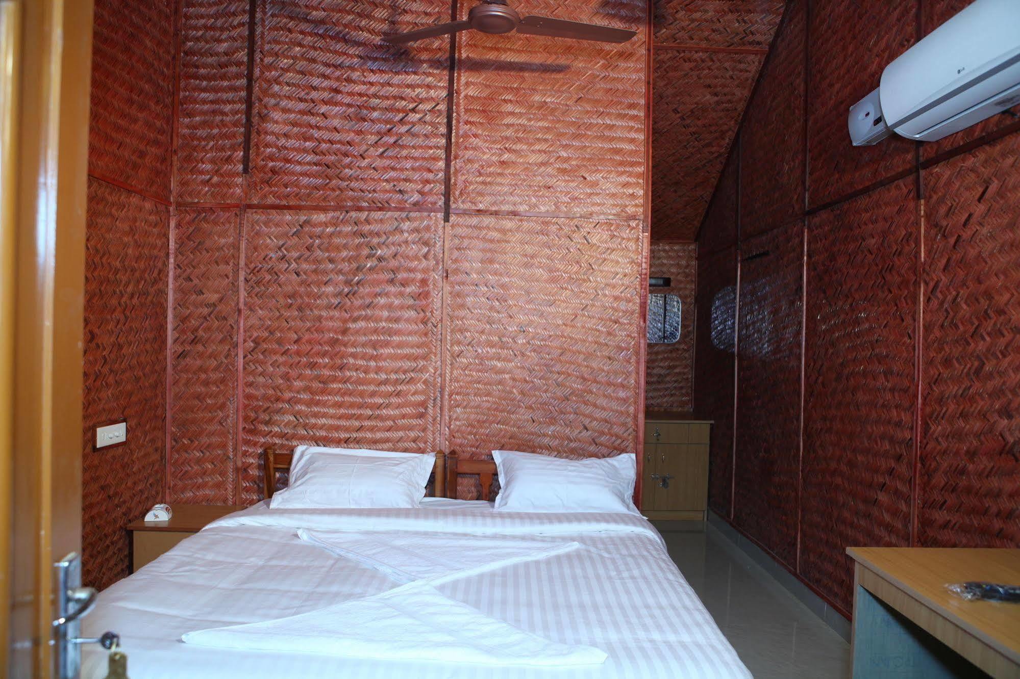Savithri Inn Bamboo Cottages & Resorts Varkala Eksteriør bilde